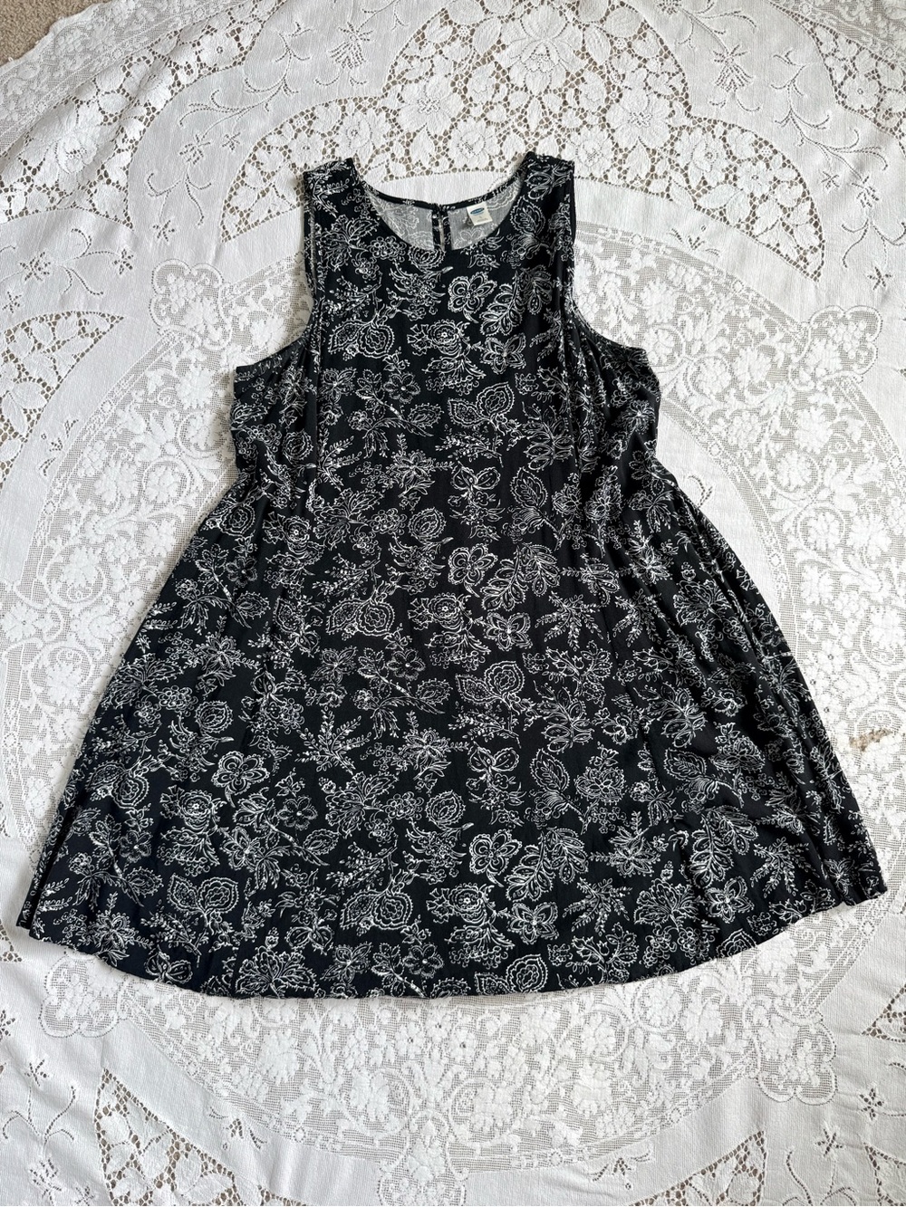 Old Navy Rayon Woman’s Black Floral Print Sleeveless Summer Dress size large